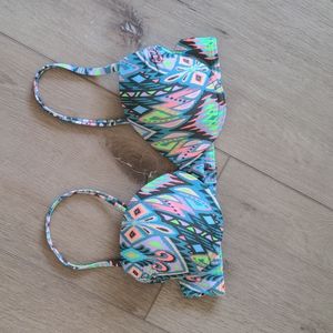 Xhilaration size small wire, padded, bikini top